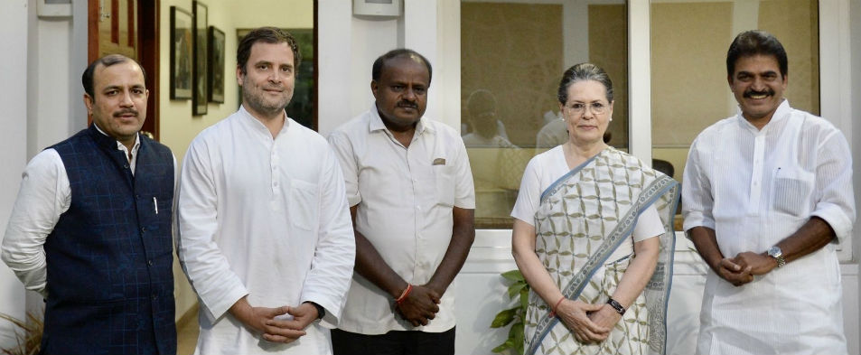 Karnataka CM-designate Kumaraswamy meets Sonia, Rahul on govt formation