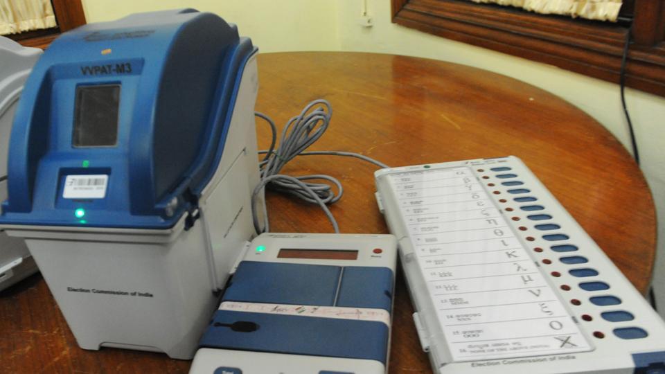 Karnataka: 8 empty boxes used for carrying VVPAT machines found in shed