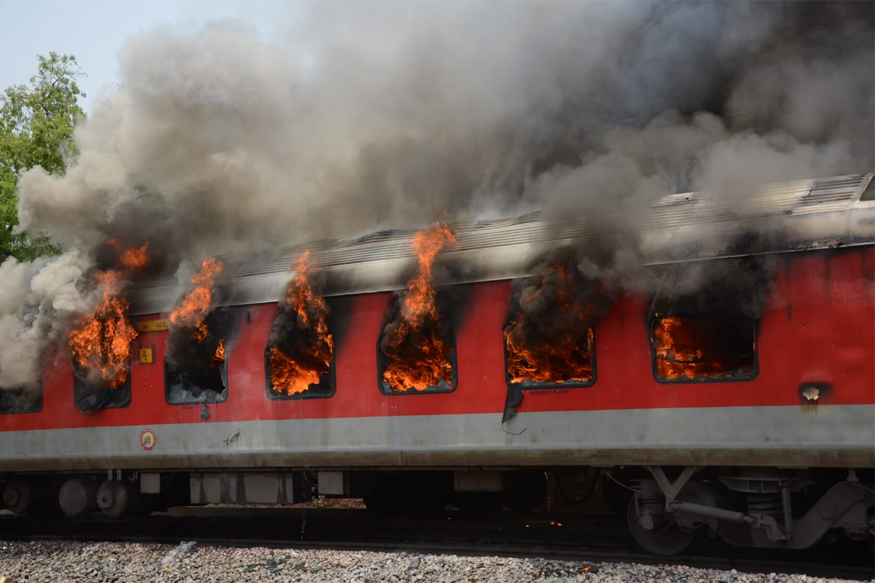 Andhra Pradesh Express catches fire near Gwalior