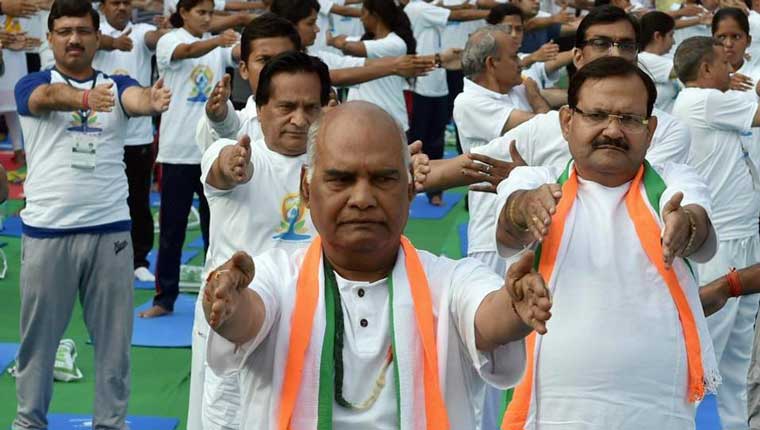 President Kovind performs 'asanas' as people across the world celebrate Yoga Day