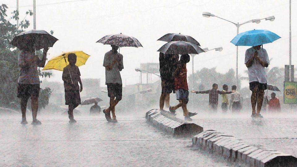 Monsoon to arrive with a bang! IMD warns of heavy rainfall in Mumbai this weekend
