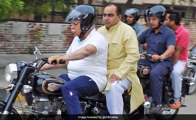 CM Khattar rides motorcycle in Karnal, carries out surprise inspection