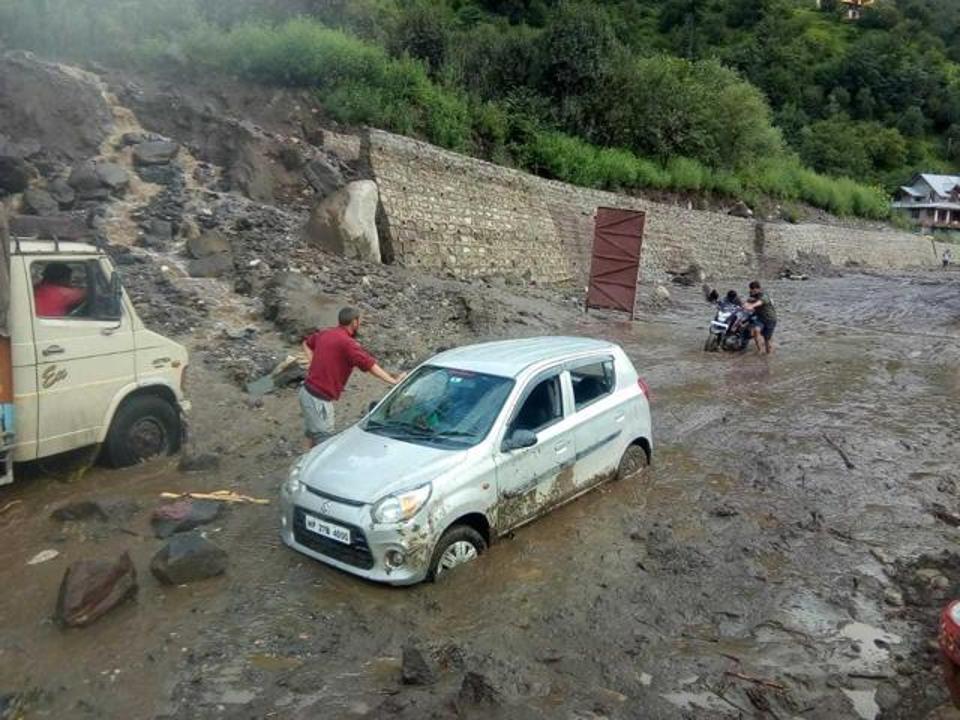 Kullu-Manali: Six vehicles buried under derbis, property worth crores damaged