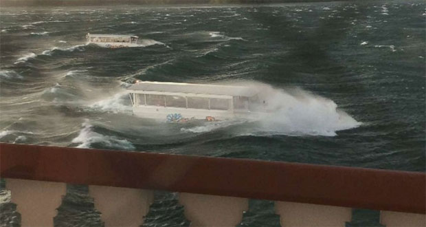17 dead as tourist boat sinks in US lake