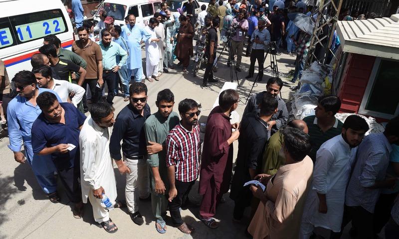 Candidates Making Last Ditch Efforts To Woo Voters As Campaign Ends Tonight In Pak
