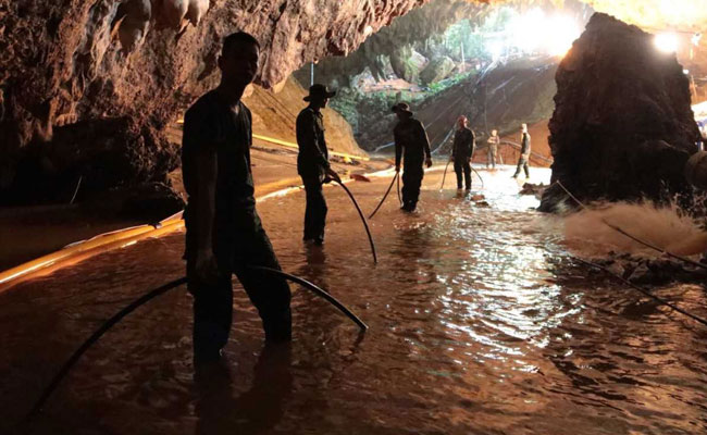Conditions 'perfect' for evacuation of Thai boys in cave