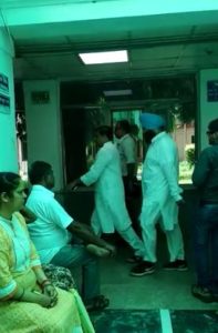 arvind kejriwal visits bhagwant mann in hospital
