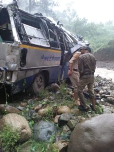 shimla accident leaves one dead 6 injured