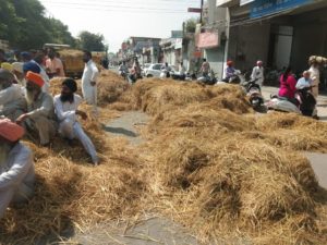 Farmers DC office stubble burning issue punjab Government officials Given severe warning