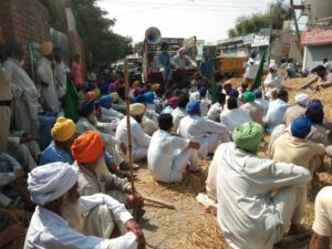 Farmers DC office stubble burning issue punjab Government officials Given severe warning
