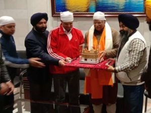BSF Director General Rajnikant Mishra Sri Darbar sahib pays obeisance