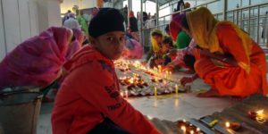 Sri Harmandir Sahib diwali Sangatan Wake up Lamps
