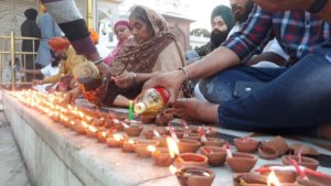Sri Harmandir Sahib diwali Sangatan Wake up Lamps