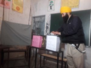 Punjab Panchayat elections : 10% voter turnout till 10 AM in Amritsar