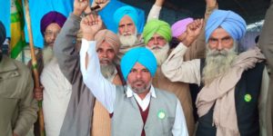 BKU Ugrahan holds protest against the state government for not waiving off their loans