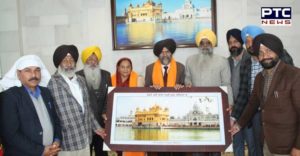 Punjab State Transport Department Director Tejinder Singh Dhaliwal pays obeisance at Golden temple