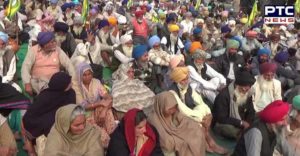 Farmers protest enters second day, holds protest against state government outside banks