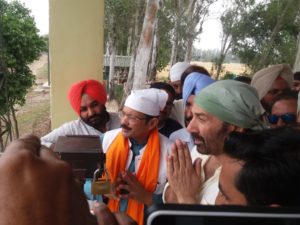 BJP candidate Sunny Deol Through a telescope Kartarpur Sahib corridor Vision