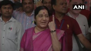 Lok Sabha Elections 2019 Sushma Swaraj, Arvind Kejriwal and Rahul Gandhi Including Other Leaders Vote