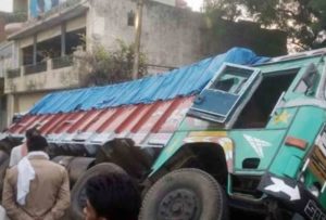 Kanpur Road truck Accident Father and his two sons Death