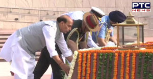 Rajnath singh pays tribute to jawans at National War Memorial 
