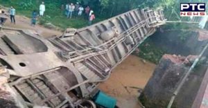 Bangladesh train accident , 4 killed And 100 injured