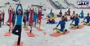 International Yoga Day : Indian army jawans Snow On yoga