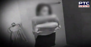 Noida One man his wife Porn Video In The Bathroom ,After the viral