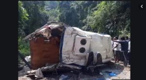 Andhra Pradesh Tourist Bus Falls Tribal Area Valley , Eight Dead