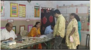 By-elections 2019: Mukerian Congress Candidate Indu Bala Booth number - 117 Voting