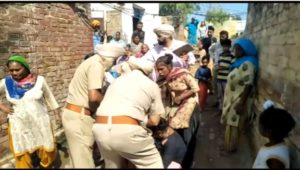TarnTaran village vaipur Drug smuggler Arrested police Attack by people
