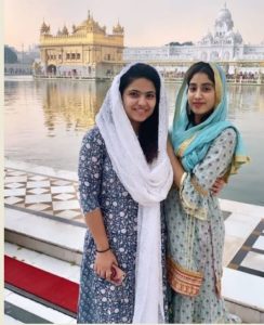 Bollywood Actress Janhvi Kapoor Visit Golden Temple ‎Amritsar