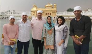 Bollywood Actress Janhvi Kapoor Visit Golden Temple ‎Amritsar