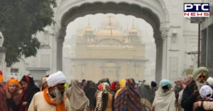 Cold and dense fog Despite Sangat At Sri Harmandir Sahib , Amritsar