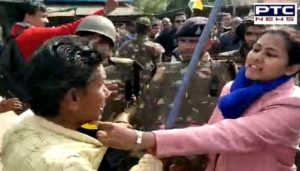 Protestor Pulls Hair of Rajgarh Deputy Collector Priya Verma in Madhya Pradesh 