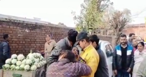 Women Fight In Ropar Main Bazar 