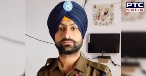 #PulwamaTerrorAttackFirstAnniversary : Martyr Sukhjinder Singh Family Rs.5 lakh check given by Punjab Government