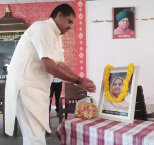 Dushyant Chautala became emotional after remembering Dadi Snehlata
