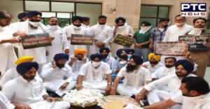 Youth Akali Dal leaders and workers Arrested by Delhi police