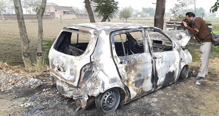 Punjab, Hoshiarpur Accident: A senior advocate and his assistant burnt alive an accident in Hoshiarpur on Saturday night.