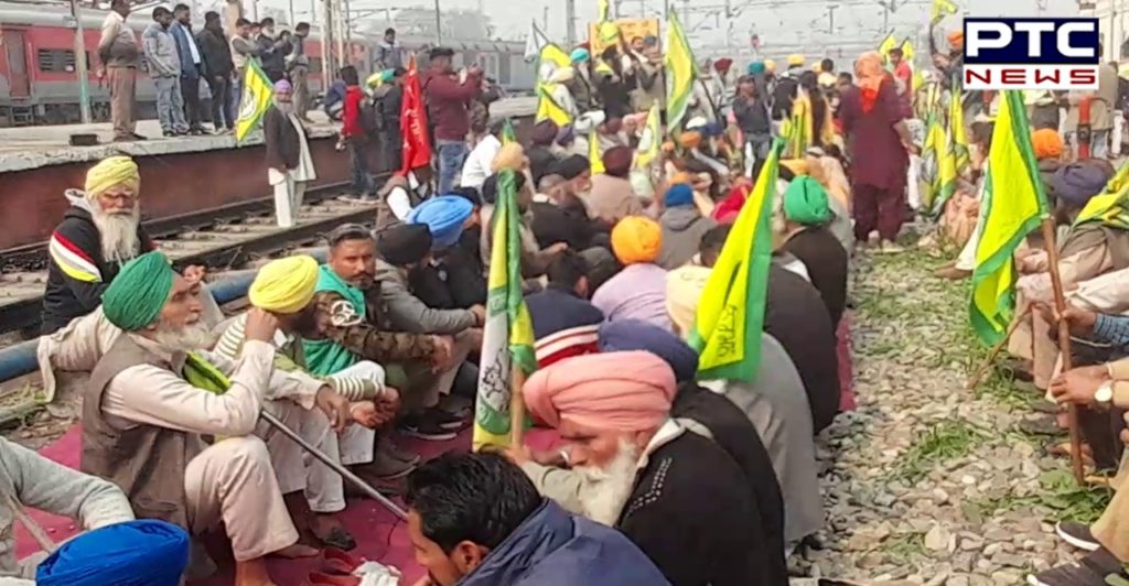Farmers’ ‘Rail Roko’ Protest : Farmers Chakka Jam at Ludhiana, Samrala, Ladowal railway station