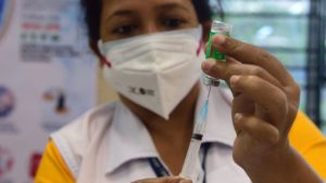 Modi government giving 5,000 rupees for sharing photo of the Corona Vaccination with Tagline