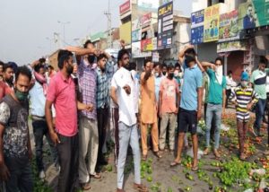 Vegetable sellers Road jaam in Bhawanigarh against the police administration