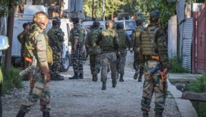 encounter, security forces, terrorists, कश्मीर में आतंकी मुठभेड़, सुरक्षा बल, आतंकी ढेर