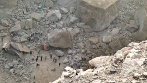 heavy landslide mining Tosham Bhiwani haryana news, भिवानी में भूस्खलन, खनन, तोशाम एरिया, हरियाणा न्यूज