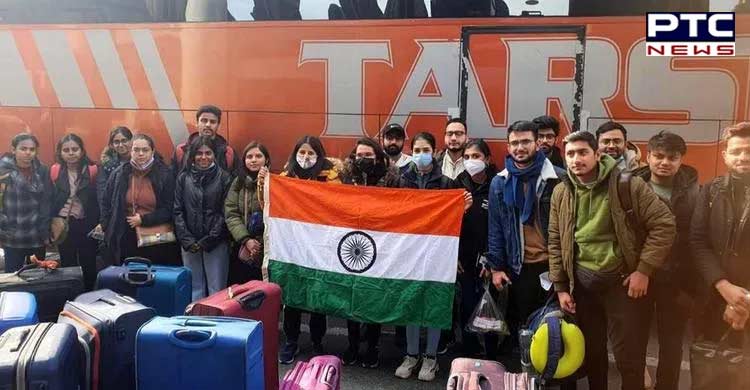 Indian students chant 'Vande Mataram' on return from Ukraine; Union Minister RK Singh welcomes them