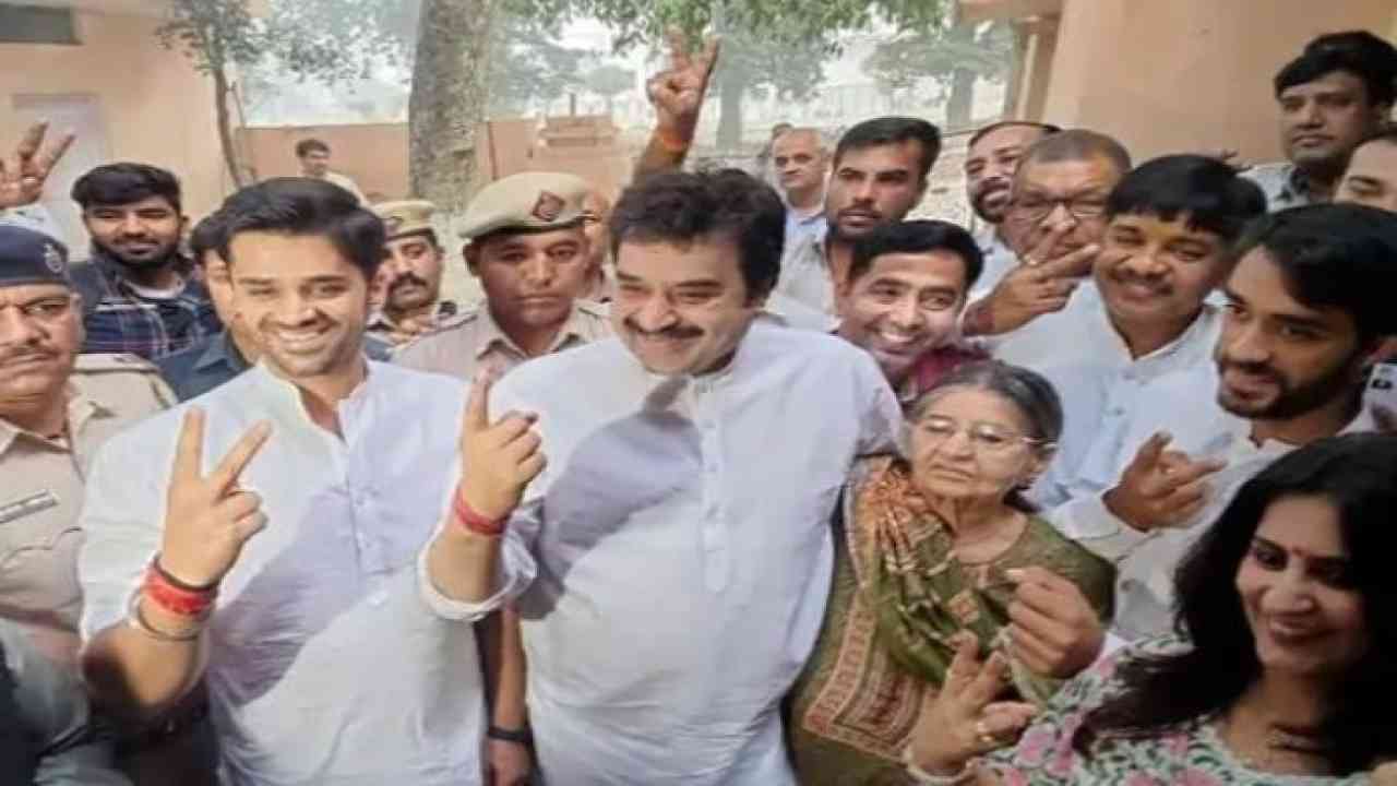 Adampur by election: कुलदीप बिश्नोई ने किया मतदान, 3 हजार में वोट खरीदने को लेकर हंगामा