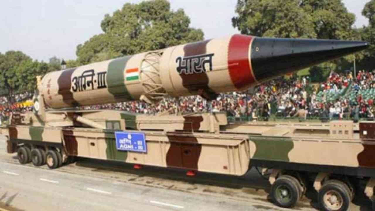 Agni-3 missile: ढाई मिनट में ही पाकिस्तान को तहस नहस कर सकती है अग्नि-3, बीजिंग पहुंचने में लगेंगे सिर्फ 13 मिनट