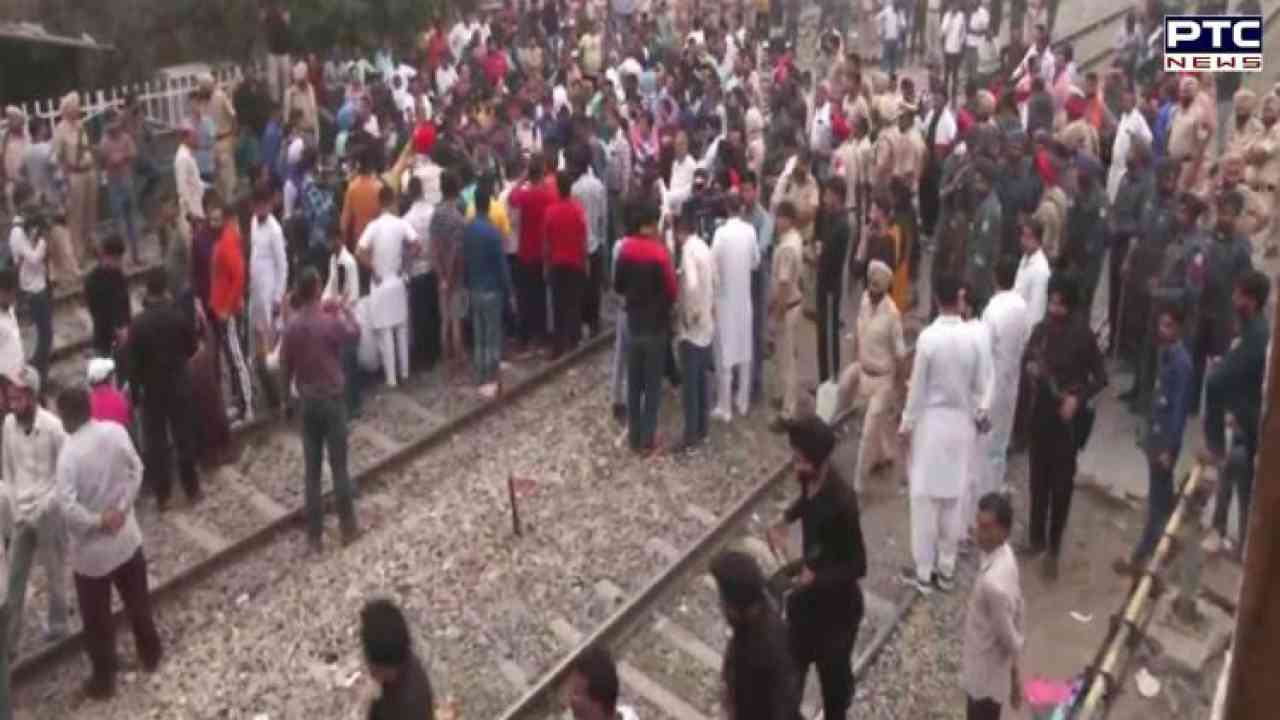 Sudhir Suri murder case: Shiv Sena party members stage protest in Amritsar