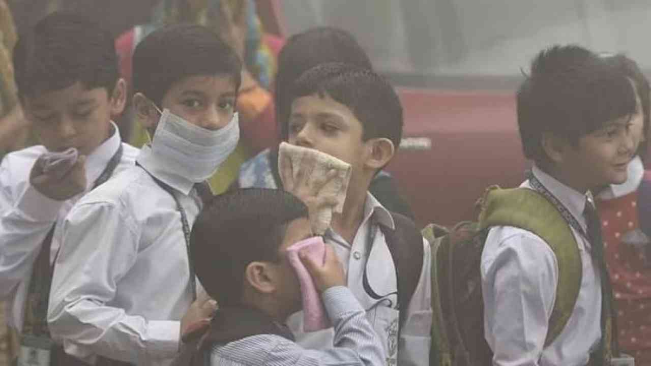 दिल्ली में वायु प्रदूषण के चलते 5वीं तक के स्कूल बंद...ऑड इवन लागू कर सकती है सरकार, सुप्रीम कोर्ट पहुंचा मामला